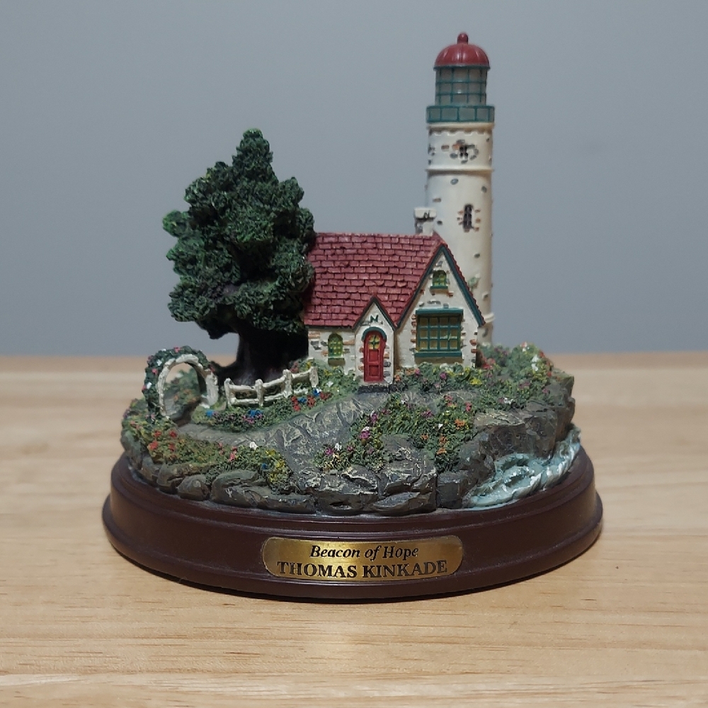 Thomas Kinkade "Beacon Of Hope" Lighted Sculpture - Memories Of Home Collection
